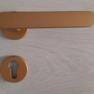 Veilige Betaling Maniglia per porta Lola ORO Satinato LINEA CALI‘ bocchetta foro yale 15386